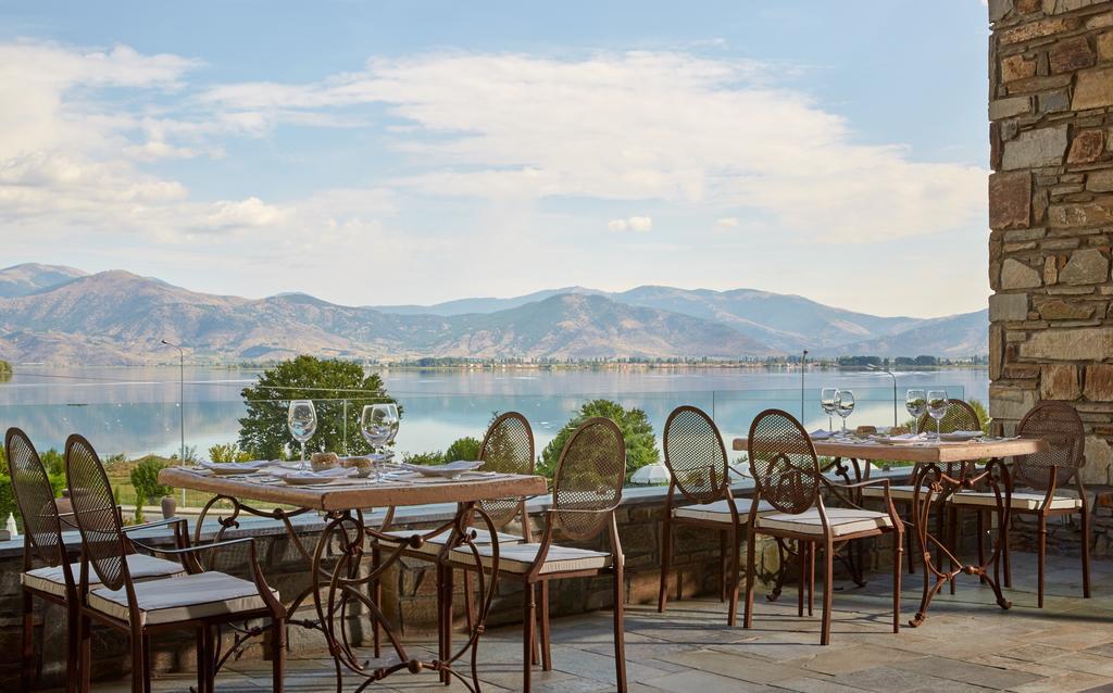 Limneon Resort & Spa Kesriye Dış mekan fotoğraf View of the lake from the hotel